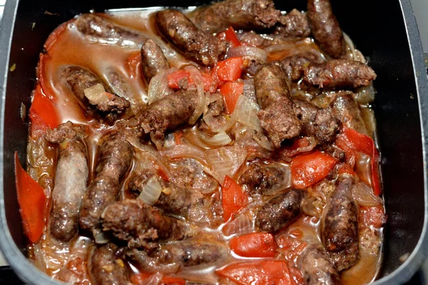 Selective Focus Cooked Beef Sausage Cooking Pot Sliced Tomatoes Onion — Stock Photo, Image