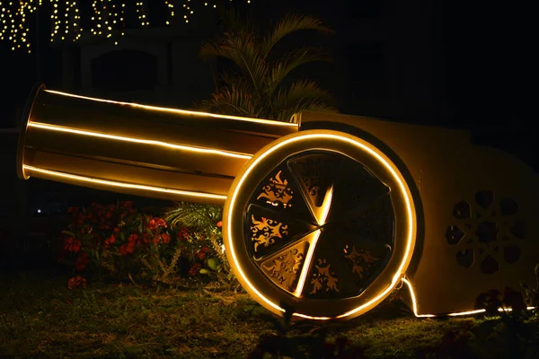 Cannone Decorativo Legno Ramadan Colazione Coperto Con Luci Led Giardino — Foto Stock
