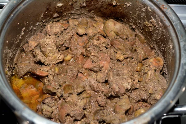 Fígado Frango Grelhado Fatiado Pedaços Cozidos Com Óleo Vinagre Branco — Fotografia de Stock