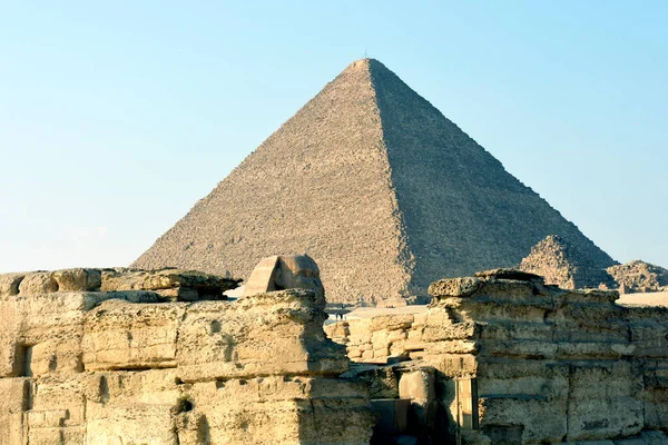 Gíza Egypt Listopadu 2018 Velká Pyramida Gíze Kamennou Zdí Skalami — Stock fotografie