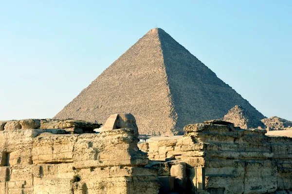 Gíza Egypt Listopadu 2018 Velká Pyramida Gíze Kamennou Zdí Skalami — Stock fotografie