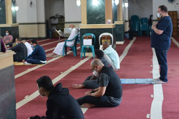 Cairo Egito Maio 2021 Muçulmanos Egípcios Realizam Primeiro Orações Eid — Fotografia de Stock