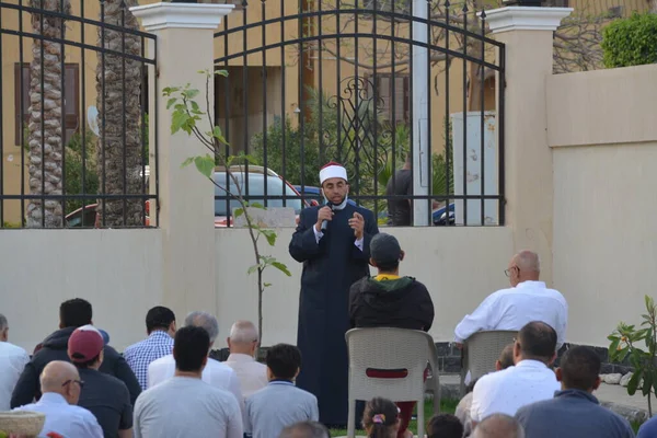 Cairo Egypt May 2022 Mosque Preacher Imam Performs Eid Fitr — Fotografia de Stock