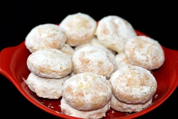 Red Plate Traditional Arabic Cookies Celebration Islamic Holidays Fitr Feast — Foto Stock