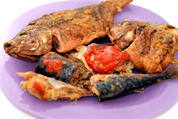 Cocina Mariscos Varios Peces Fritos Peces Tilapia Del Nilo Oreochromis — Foto de Stock