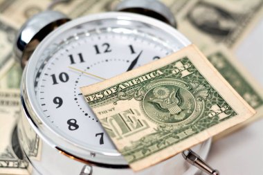 Amerikan para banknotu 1 $Amerikan doları, çalar saati olan Amerikan doları saat, dakika ve saniye arkaplanda ölçeği, zaman için para ödemek, zaman para kavramı