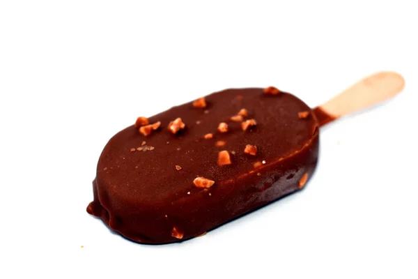 Vara Sorvete Chocolate Revestida Coberta Com Uma Camada Chocolate Escuro — Fotografia de Stock