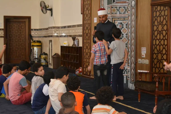 Cairo Egito Maio 2022 Pregador Mesquita Imam Executa Khutbah Religioso — Fotografia de Stock