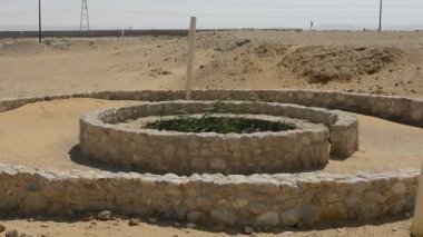 Hz. Musa Pınarları, Sina Yarımadası 'ndaki su kuyuları ve palmiyeler, Ras Sidr, Mısır, Musa' nın pınarları, Sina Çölü 'nün ortasında küçük verimli bir vaha oluşturan bir grup kaplıcadır.