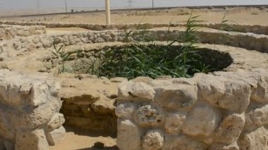 Hz. Musa Pınarları, Sina Yarımadası 'ndaki su kuyuları ve palmiyeler, Ras Sidr, Mısır, Musa' nın pınarları, Sina Çölü 'nün ortasında küçük verimli bir vaha oluşturan bir grup kaplıcadır.