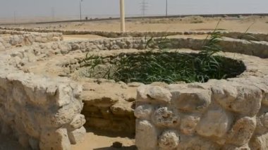Hz. Musa Pınarları, Sina Yarımadası 'ndaki su kuyuları ve palmiyeler, Ras Sidr, Mısır, Musa' nın pınarları, Sina Çölü 'nün ortasında küçük verimli bir vaha oluşturan bir grup kaplıcadır.