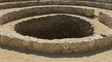 Hz. Musa Pınarları, Sina Yarımadası 'ndaki su kuyuları ve palmiyeler, Ras Sidr, Mısır, Musa' nın pınarları, Sina Çölü 'nün ortasında küçük verimli bir vaha oluşturan bir grup kaplıcadır.