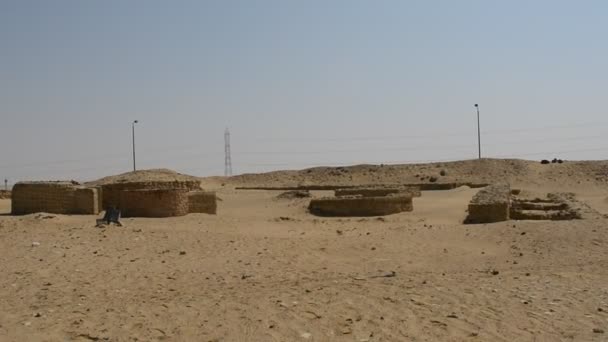 預言者モーセの温泉 シナイ半島の井戸とヤシ ラアス シドル エジプト モーセの温泉は シナイ砂漠の真ん中に小さな肥沃なオアシスを形成する温泉のグループです — ストック動画