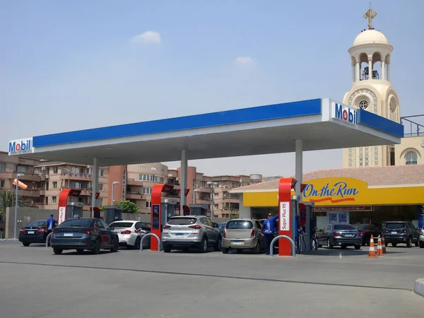 2022年6月6日 埃及开罗 Mobil天然气和石油站 Mobil Gas Oil Station 的选择性焦点 该加油站是Mobil埃克森美孚 Mobil — 图库照片