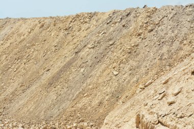 Mukattam ya da Mokattam Dağı ve Tepeleri, güneydoğu Kahire, Mısır 'da yer alan bir dizi tepe ve banliyö, Mokattam sözcüğü kesilmiş ya da parçalanmış, seçici odaklanma anlamına gelir.