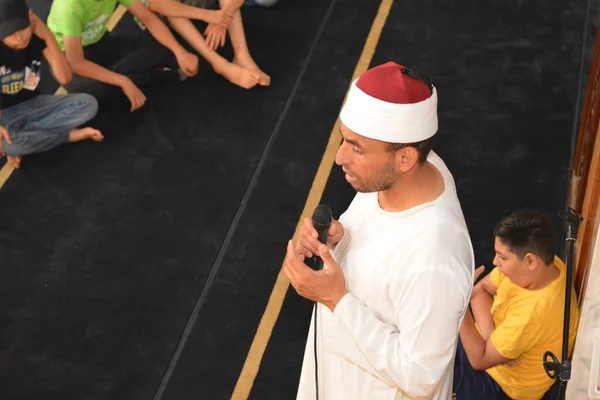 Cairo Egito Junho 2022 Pregador Mesquita Imam Executa Khutbah Religioso — Fotografia de Stock