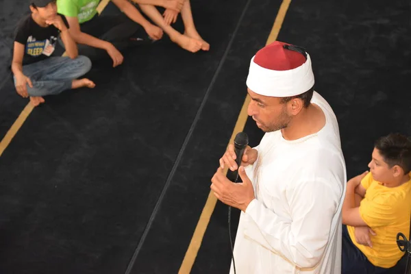 Cairo Egito Junho 2022 Pregador Mesquita Imam Executa Khutbah Religioso — Fotografia de Stock