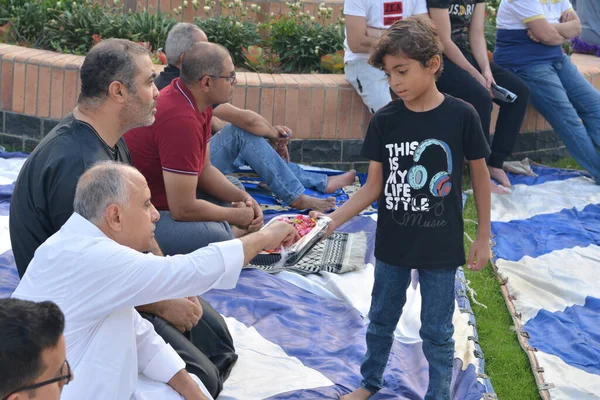 Cairo Egypt July 2022 Child Contributes Sweets Eid Adha Religious — Stock Photo, Image