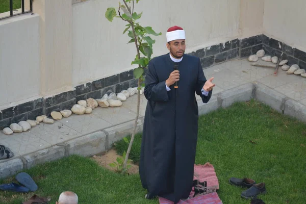 Cairo Egito Julho 2022 Pregador Mesquita Imam Executa Eid Adha — Fotografia de Stock