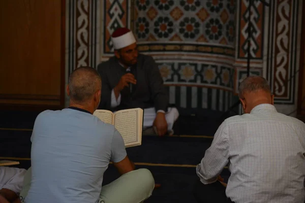 Cairo Egypt July 2022 Noble Quran Reading Ring Mosque Day — Stok Foto