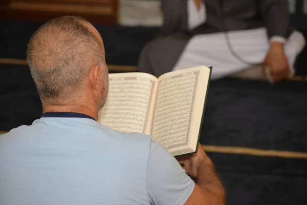 Cairo Egypt July 2022 Noble Quran Reading Ring Mosque Day — Stock Photo, Image