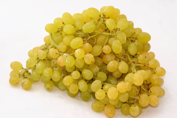 Pile Fresh Green Seedless Grapes Fruit Isolated White Background Selective — Stockfoto