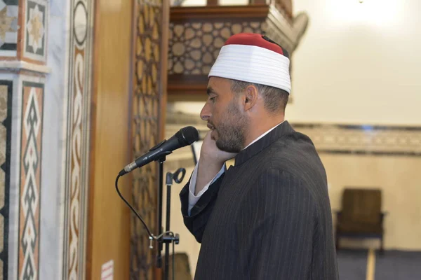 Cairo Egypt July 2022 Mosque Imam Preacher Muezzin Front Microphone — Foto Stock