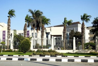 Giza, Mısır, 25 Temmuz 2022: Must 'un dışı (Misr veya Mısır Bilim ve Teknoloji Üniversitesi), 6 Ekim' de birçok eğitim fakültesi ve programı olan bir Mısır üniversitesi.