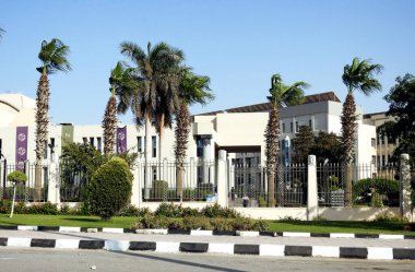 Giza, Mısır, 25 Temmuz 2022: Must 'un dışı (Misr veya Mısır Bilim ve Teknoloji Üniversitesi), 6 Ekim' de birçok eğitim fakültesi ve programı olan bir Mısır üniversitesi.