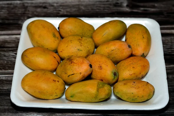 Plate Egyptian Fresh Mango Fruit Tropical Delicacy Mangoes Nutritionally Rich — Stock Photo, Image