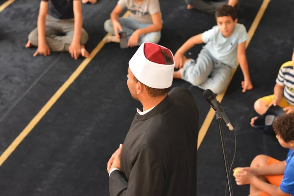 Cairo Egypt August 2022 Mosque Preacher Imam Performs Religious Khutbah — Fotografia de Stock