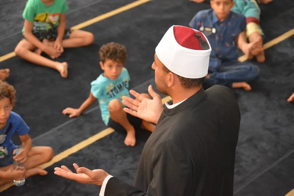 Cairo Egypt August 2022 Mosque Preacher Imam Performs Religious Khutbah — Stok fotoğraf