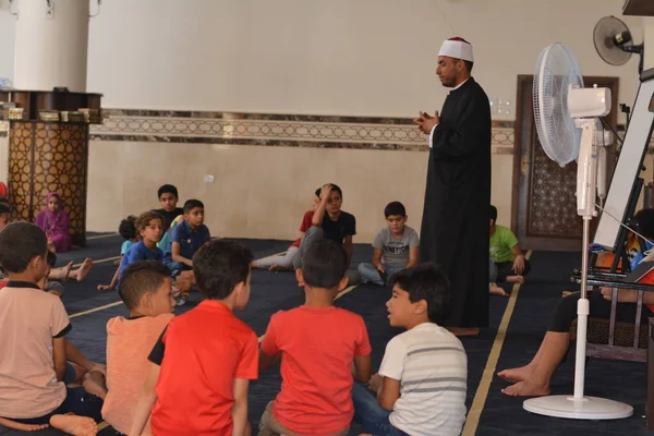 Cairo Egypt August 2022 Mosque Preacher Imam Performs Religious Khutbah — Stok Foto