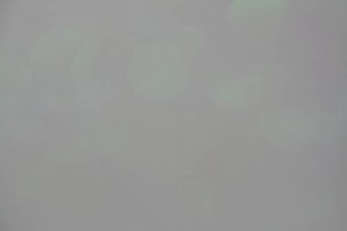 Mercan gradyanı renk arkaplanı gibi soyut gri parlıyordu. Ürün tanıtım sitesi, tasarım, arkaplan ve duvar kağıtları için boş uzay stüdyosu odası vardı.