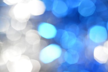 Mercan gradyanı renk arkaplanı gibi soyut mavi parlıyordu. Ürün tanıtım sitesi, tasarım, arkaplan ve duvar kağıtları için boş uzay stüdyosu odası vardı.