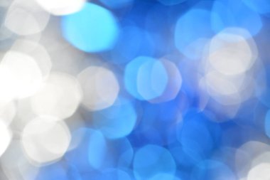 Mercan gradyanı renk arkaplanı gibi soyut mavi parlıyordu. Ürün tanıtım sitesi, tasarım, arkaplan ve duvar kağıtları için boş uzay stüdyosu odası vardı.