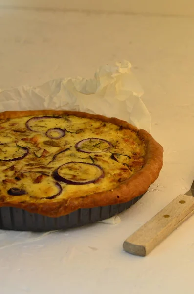 Pastel Quiche Salado Horno Con Tomates Cherry Hierbas Frescas Queso — Foto de Stock