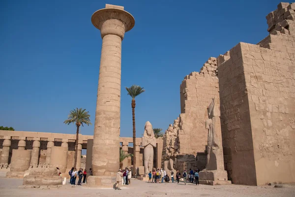 Luxor Egito Janeiro 2022 Única Coluna Sobrevivente Taharka Xxv Dinastia — Fotografia de Stock