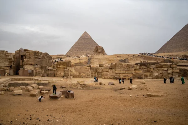 Gizeh Égypte Décembre 2021 Grand Sphinx Sur Fond Pyramides Des — Photo