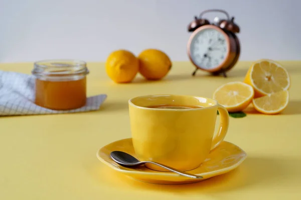 Breakfast Hot Drink Honey Jam Yellow Background Background Alarm Clock — Stock Photo, Image