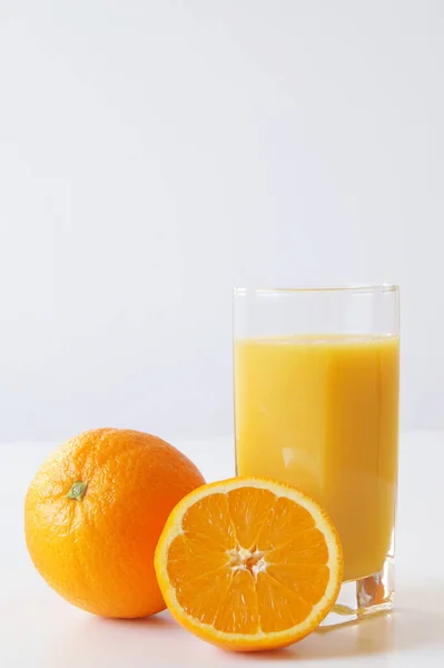 Les Oranges Fraîches Jus Orange Fraîchement Préparé Stimulent Énergie Vitamine — Photo