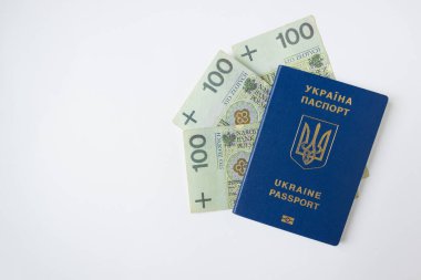 Ukrayna biyometrik pasaportu ve Polonya devletinden Ukrayna 'dan gelen mültecilere yapılan ödemeler - 300 PLN. Ukraynalılara Destek.