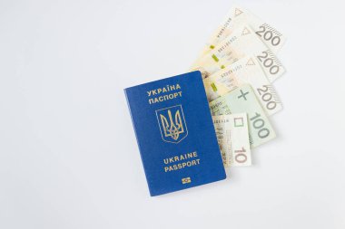 Ukrayna biyometrik pasaportu ve Birleşmiş Milletler 'den Ukrayna' dan gelen mültecilere yapılan ödemeler - 710 PLN. Ukraynalılara Destek.