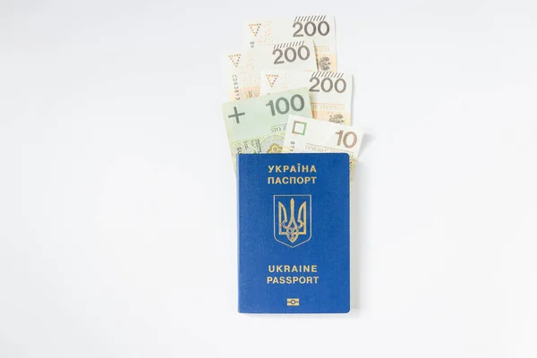 Ukraina paszport biometryczny z płatnością od ONZ dla uchodźców z Ukrainy - 710 PLN. Wsparcie dla Ukraińców. — Zdjęcie stockowe