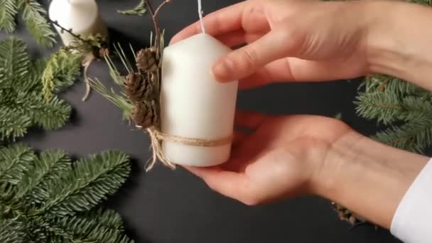 Top View Florist Hands Making Christmas Decor Candles Fir Branch — Vídeos de Stock