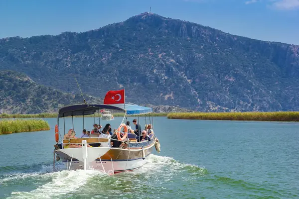 Dalyan Turkey Травня 2022 Туристичні Човни Доставляють Туристів Вздовж Річки — стокове фото