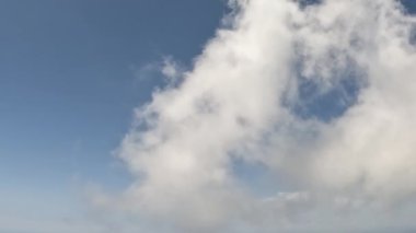 Bulutlarda birinci şahıs olarak paragliding