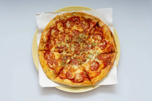 Смачна Піца Додаванням Різних Свіжих Інгредієнтів — стокове фото