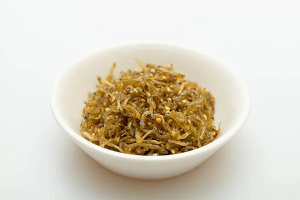 Kavanozda kızartılmış hamsi.