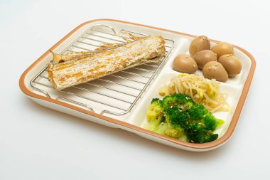 Tabakta nefis bir dengeli besleyici yemek